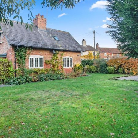 Beautiful 2 Bedroom Cottage In Oxton Oxton  외부 사진