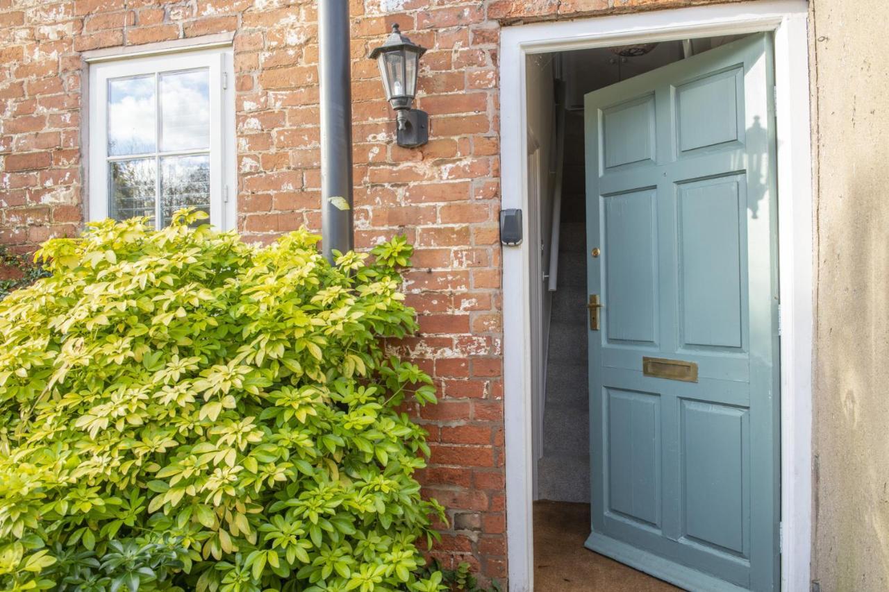 Beautiful 2 Bedroom Cottage In Oxton Oxton  외부 사진